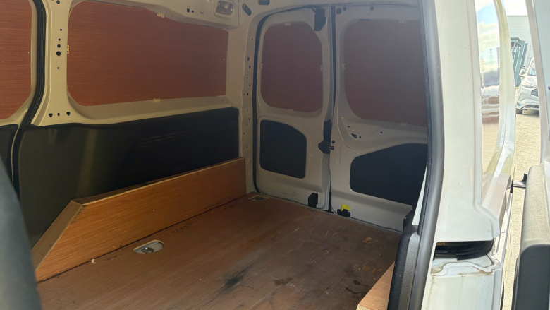 Peugeot Partner Long Diesel 950 1.5 BlueHDi 100 Professional Premium + Van